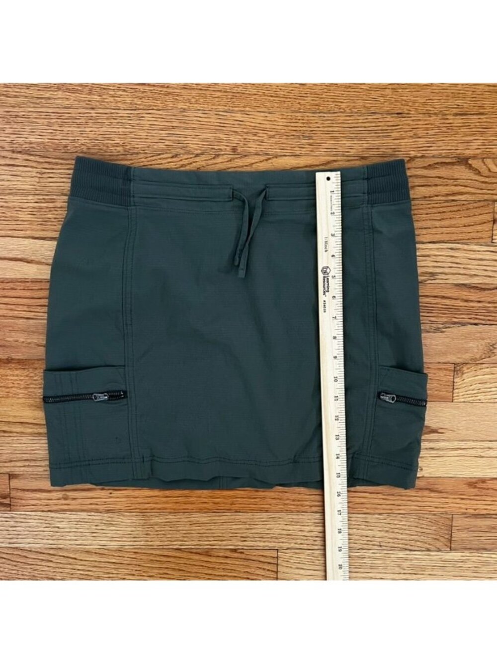 Vtg Athleta Trekkie Skort Olive Green 10 Cargo Zip Pockets Gorpcore Athleisure - Picture 10 of 10